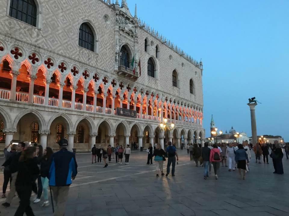 Ca' Frezzeria Apartment Venice Luaran gambar